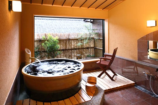 Conoce cuáles son las ventajas y bondades de las bañeras japonesas
