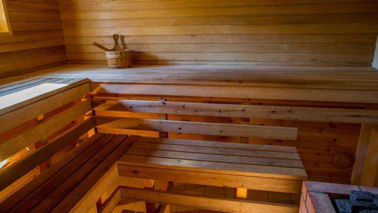 Cómo usar una sauna finlandesa, según sus creadores