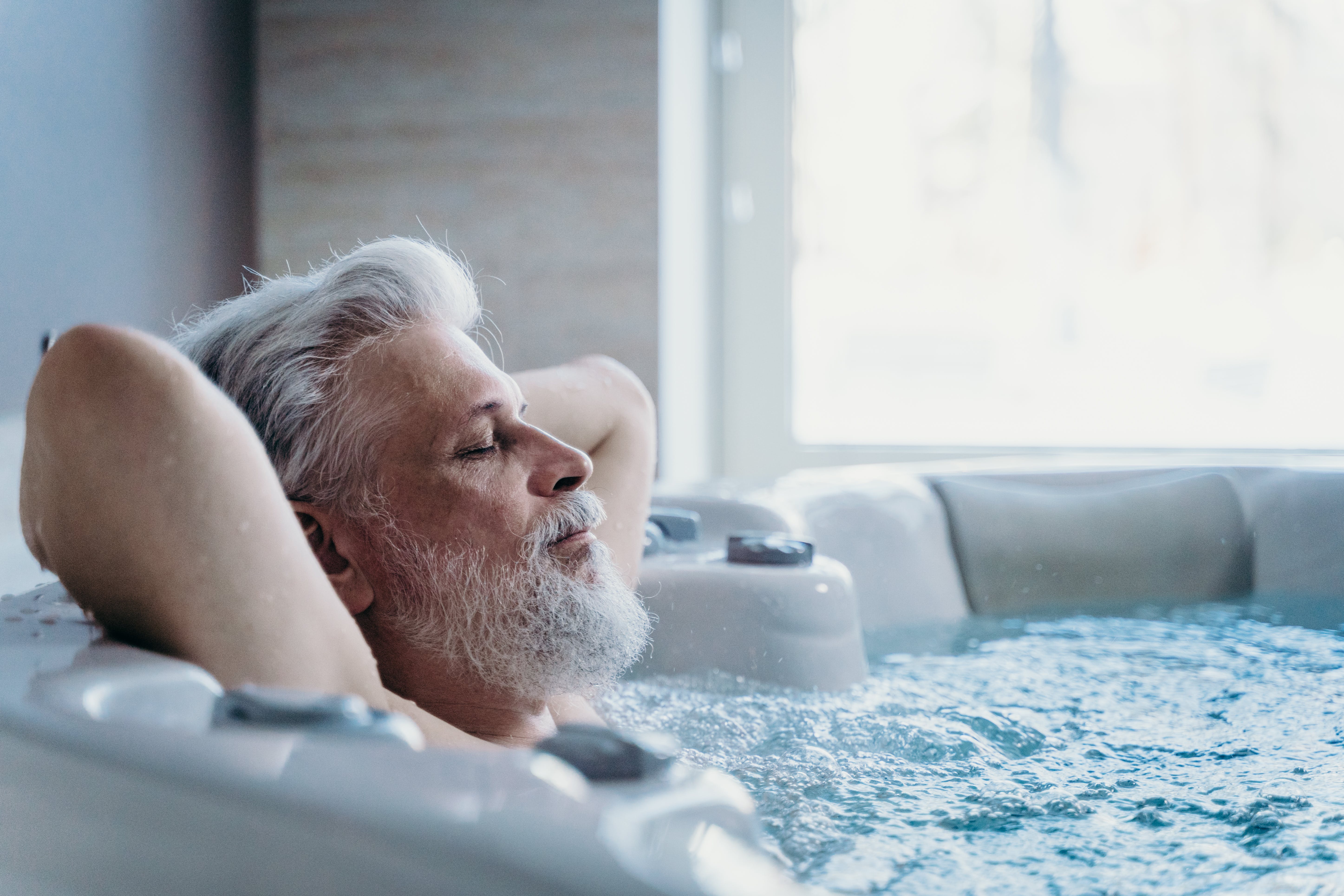Top 10 beneficios de tener una bañera de hidromasaje en casa